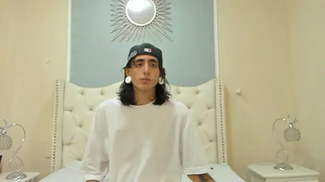 Snapshot of Matthew_Dixonn chatting on 13, 12, 2024 Matthew Dixonn online show from 13, 12, 2024