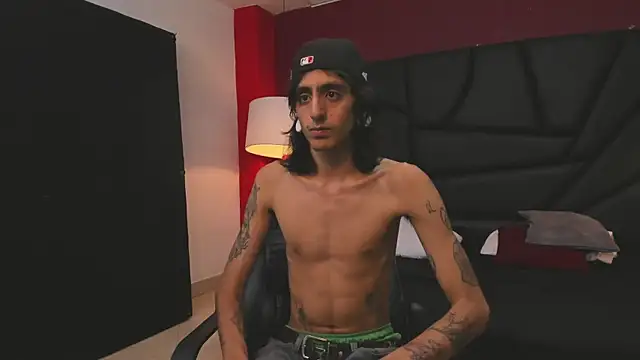 Snapshot of Matthew_Dixonn chatting on 21, 12, 2024 Matthew Dixonn online show from 21, 12, 2024