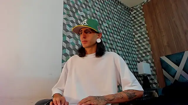 Snapshot of Matthew_Dixonn chatting on 27, 1, 2025 Matthew Dixonn online show from 27, 1, 2025