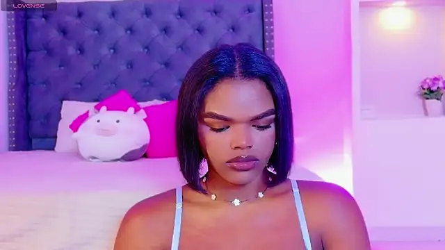 CamiEstrada online show from 8, 11, 2025