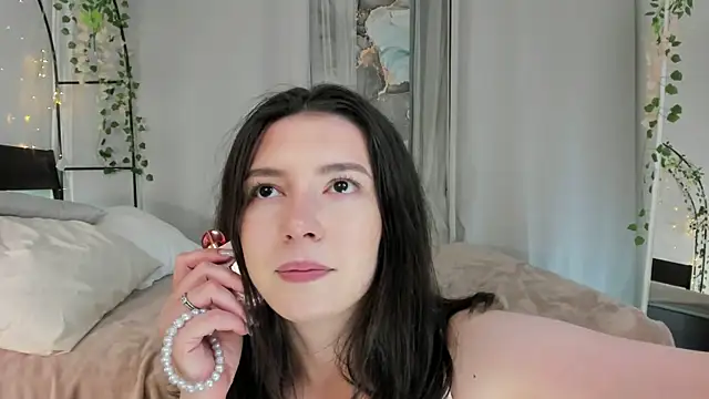 Julietta Romanis online show from 14, 7, 2026