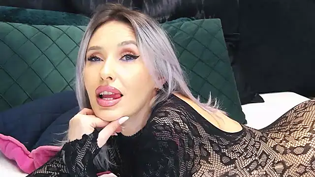 IssaSmith online show from 9, 2, 2025