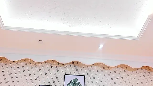 Snapshot of MirandaRossi chatting on 24, 12, 2024 MirandaRossi online show from 24, 12, 2024