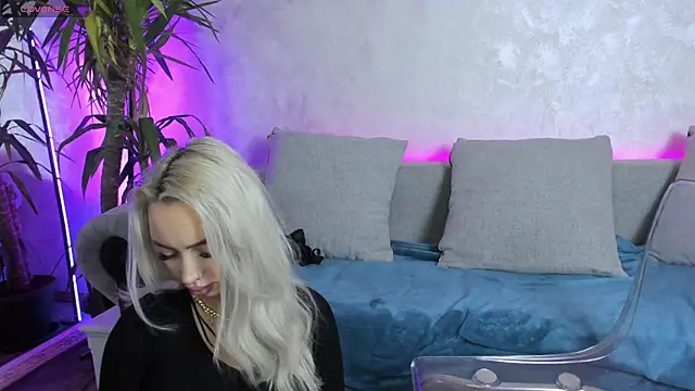 Snapshot of BambiAndAyline chatting on 5, 2, 2025 BambiAndAyline online show from 5, 2, 2025