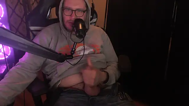 chicostick413 online show from 18, 4, 2026