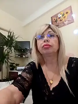 SusieNoreen online show from 28, 2, 2025