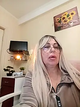 SusieNoreen online show from 6, 10, 2025