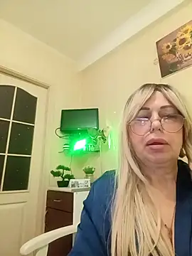SusieNoreen online show from 10, 10, 2025