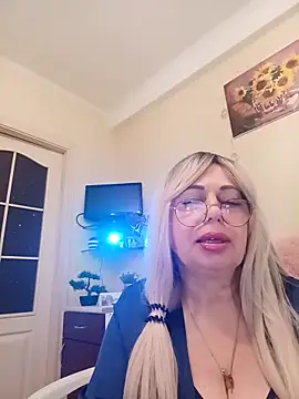 SusieNoreen online show from 12, 10, 2025