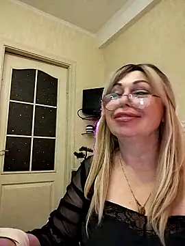 SusieNoreen online show from 13, 10, 2025