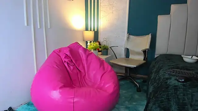 Austin Cardieff online show from 6, 2, 2025