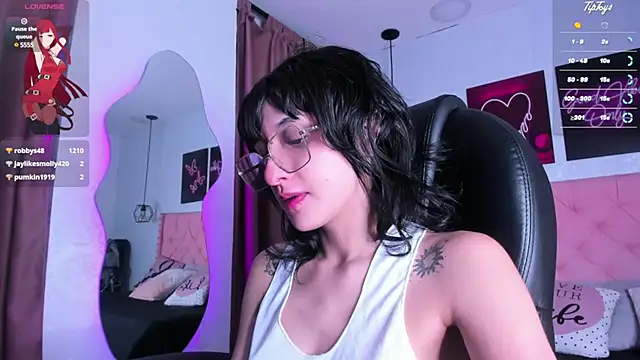 Snapshot of Hannys__cabernet chatting on 22, 12, 2024 Hannys cabernet online show from 22, 12, 2024