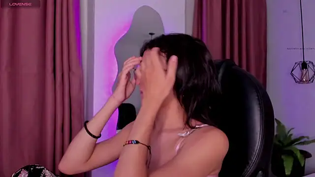 Snapshot of Hannys__cabernet chatting on 23, 2, 2025 Hannys cabernet online show from 23, 2, 2025