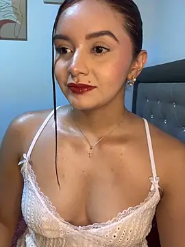 Melanyprada online show from 12, 5, 2026