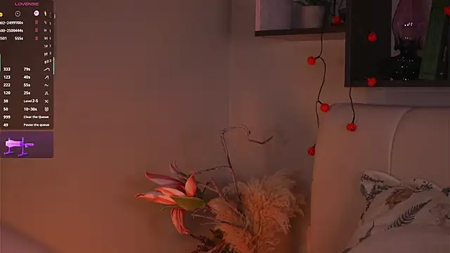 Snapshot of MiaBanger chatting on 8, 11, 2025 MiaBanger online show from 8, 11, 2025