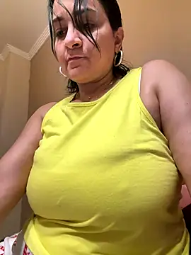 Snapshot of paulinaDiaz1 chatting on 1, 12, 2024 paulinaDiaz1 online show from 1, 12, 2024