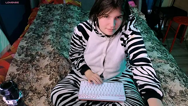 Ruyjin Choi online show from 6, 1, 2025