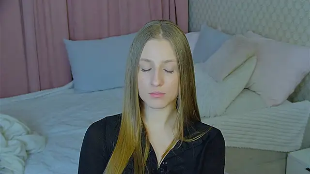 BritneyCruze online show from 27, 2, 2025