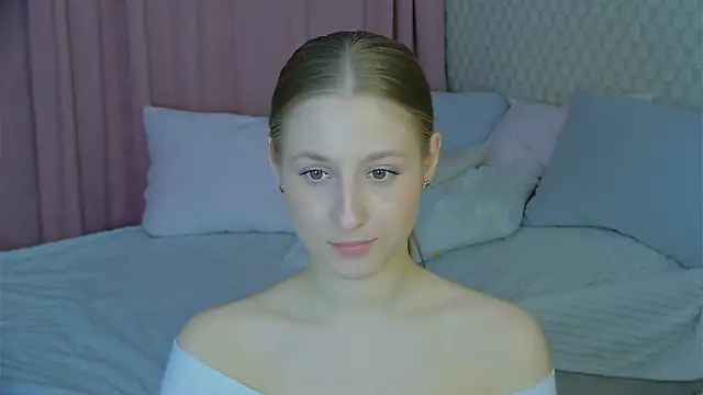 BritneyCruze online show from 5, 3, 2025