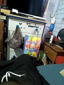 Snapshot of maxi_6969 chatting on 16, 2, 2025 maxi 6969 online show from 16, 2, 2025