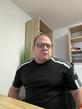 coupleLatinaLovers online show from 23, 12, 2024