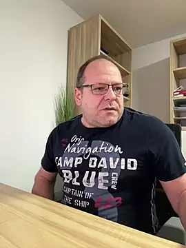 coupleLatinaLovers online show from 24, 12, 2024