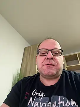 coupleLatinaLovers online show from 6, 1, 2025