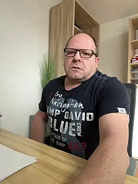 coupleLatinaLovers online show from 31, 1, 2025