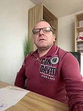 coupleLatinaLovers online show from 4, 2, 2025