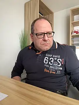 coupleLatinaLovers online show from 5, 2, 2025