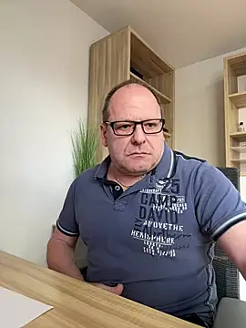 coupleLatinaLovers online show from 13, 3, 2025