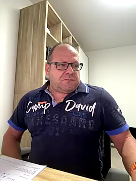 coupleLatinaLovers online show from 7, 10, 2025