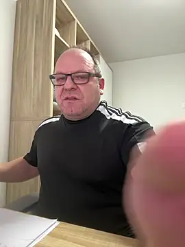 Snapshot of coupleLatinaLovers chatting on 19, 1, 2026 coupleLatinaLovers online show from 19, 1, 2026