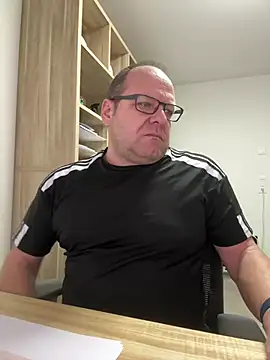 Snapshot of coupleLatinaLovers chatting on 3, 2, 2026 coupleLatinaLovers online show from 3, 2, 2026