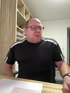 Snapshot of coupleLatinaLovers chatting on 3, 2, 2026 coupleLatinaLovers online show from 3, 2, 2026