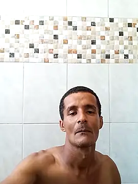 Snapshot of morenogato100 chatting on 5, 5, 2026 morenogato100 online show from 5, 5, 2026