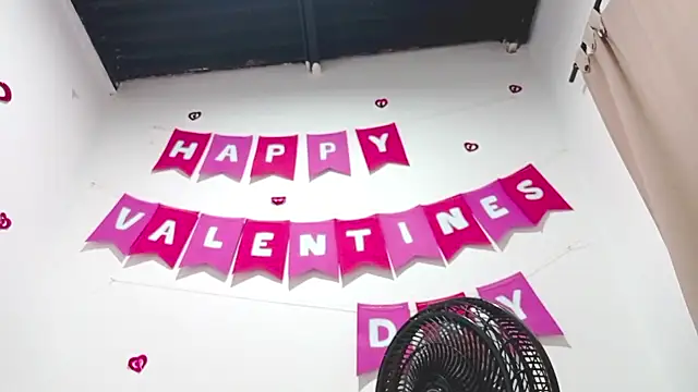 PetiteIvoryQueen19 online show from 17, 2, 2025