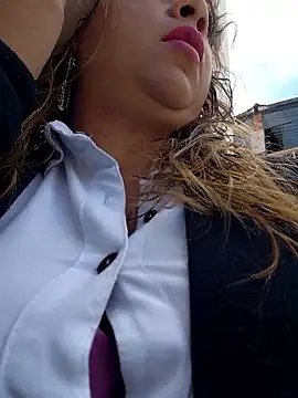 Laura-Hernandez online show from 8, 1, 2026