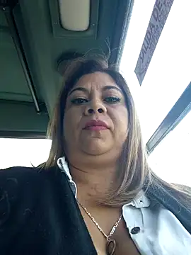 Laura-Hernandez online show from 4, 3, 2026