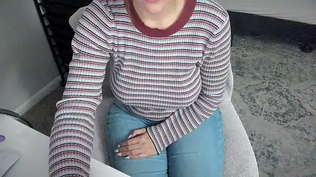 bigb00tyjudyyX online show from 27, 10, 2025