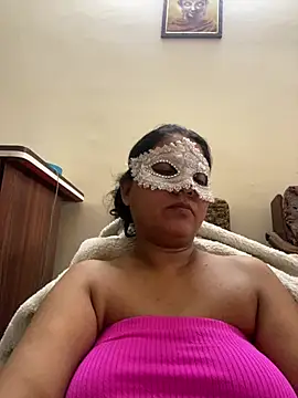 Snapshot of kamayanisingh24 chatting on 1, 2, 2025 kamayanisingh24 online show from 1, 2, 2025