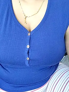 Snapshot of QueenHaryana chatting on 3, 5, 2026 QueenHaryana online show from 3, 5, 2026