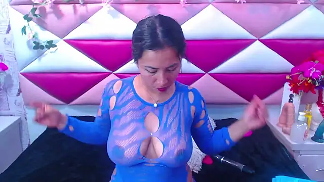 Snapshot of SalmaSantos chatting on 23, 2, 2025 SalmaSantos online show from 23, 2, 2025