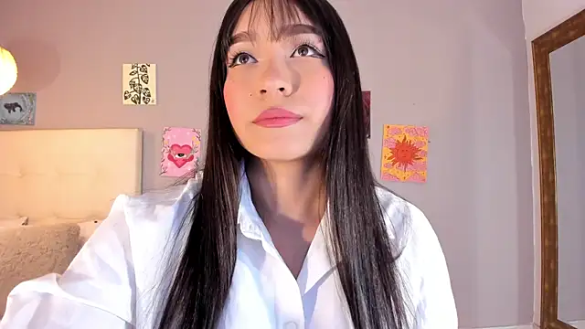 Snapshot of Maia_W10 chatting on 6, 7, 2026 Maia W10 online show from 6, 7, 2026