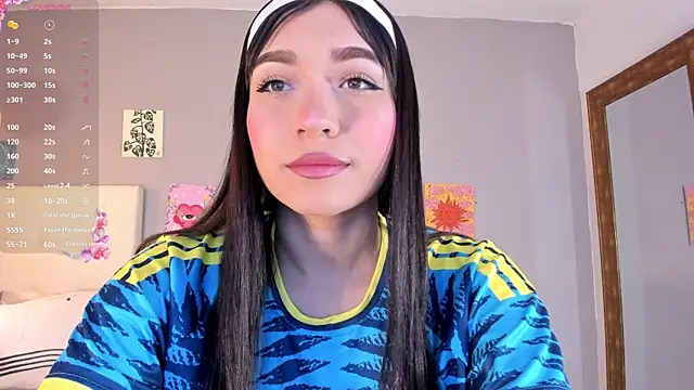 Snapshot of Maia_W10 chatting on 7, 7, 2026 Maia W10 online show from 7, 7, 2026
