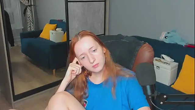 Snapshot of OddlyFamiliar chatting on 23, 9, 2025 OddlyFamiliar online show from 23, 9, 2025