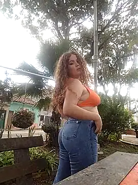 Mia fooxx  online show from 1, 1, 2025