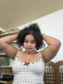 Snapshot of Lucy_wilson5 chatting on 9, 2, 2026 Lucy wilson5 online show from 9, 2, 2026