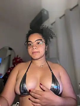 Snapshot of Lucy_wilson5 chatting on 15, 2, 2026 Lucy wilson5 online show from 15, 2, 2026