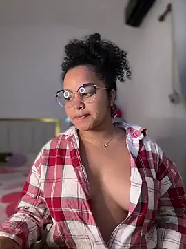 Snapshot of Lucy_wilson5 chatting on 17, 2, 2026 Lucy wilson5 online show from 17, 2, 2026